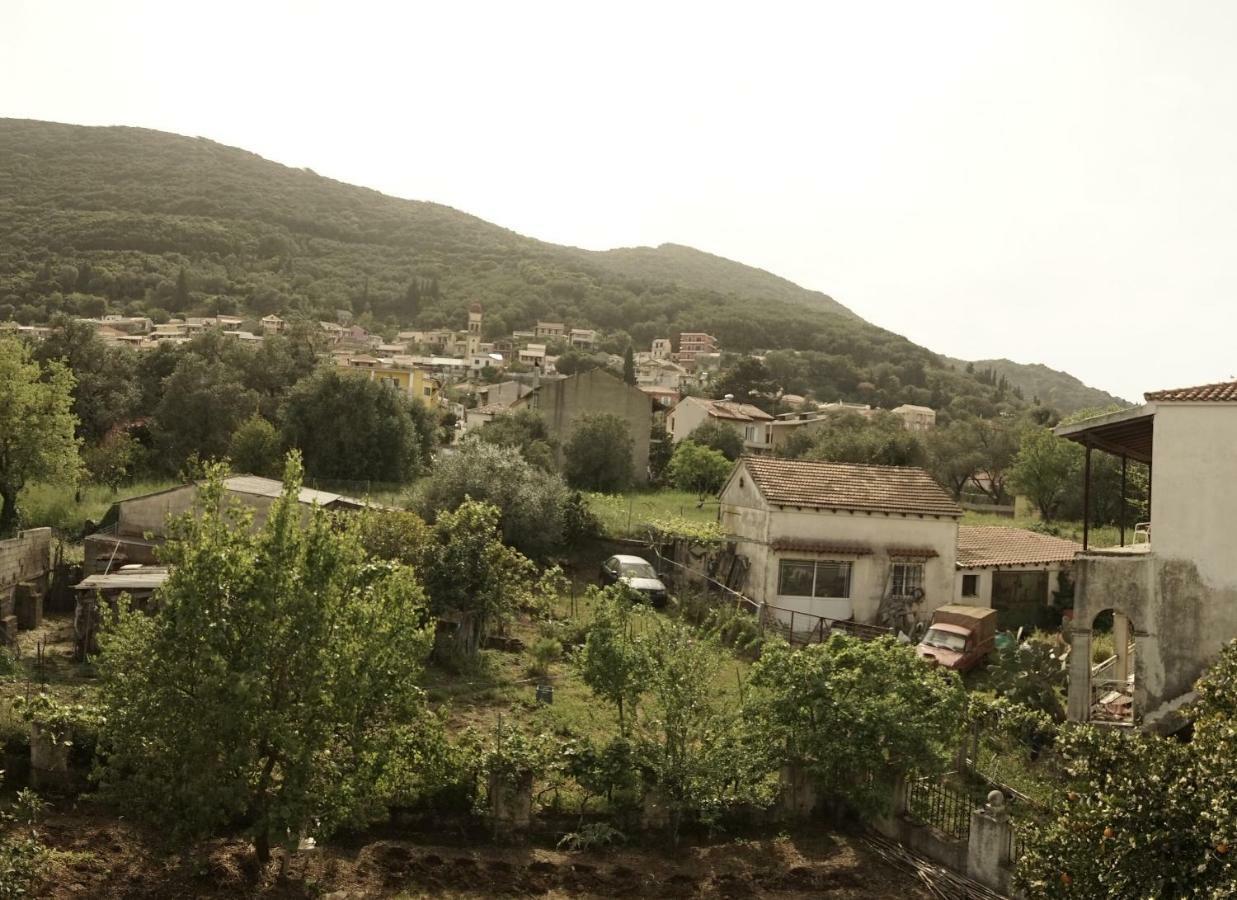 דירות Ágios Matthaíos J&B Countryside Life מראה חיצוני תמונה